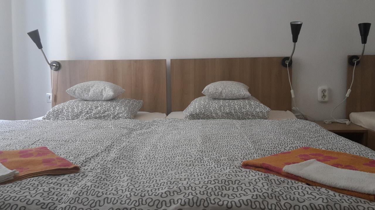 Capital Guesthouse Budapest Habitación foto
